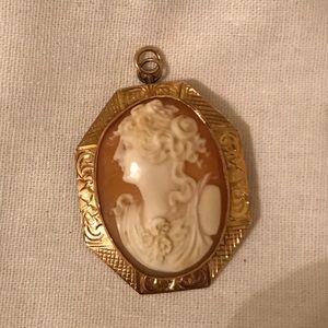 10K vintage cameo pendant